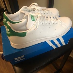 adidas Men’s White & Green Stan Smith Shoes
